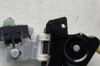 Leve vitre electrique avant droit NISSAN QASHQAI 1