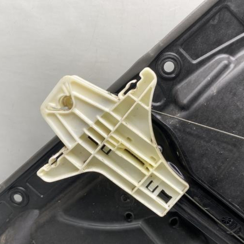 Leve vitre electrique arriere droit VOLKSWAGEN GOLF 6 Photo n°3