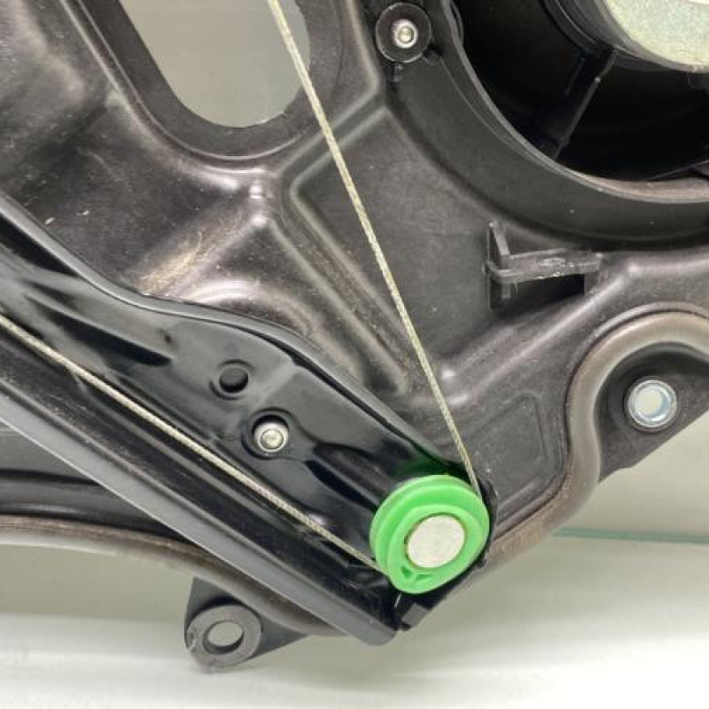 Leve vitre electrique arriere droit VOLKSWAGEN GOLF 6 Photo n°4