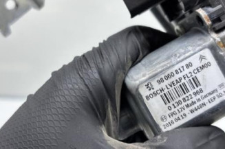 Leve vitre electrique avant droit PEUGEOT 208 1