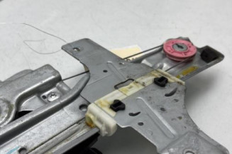 Leve vitre electrique avant droit PEUGEOT 208 1