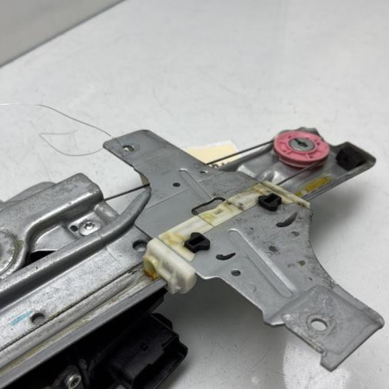 Leve vitre electrique avant droit PEUGEOT 208 1 Photo n°8