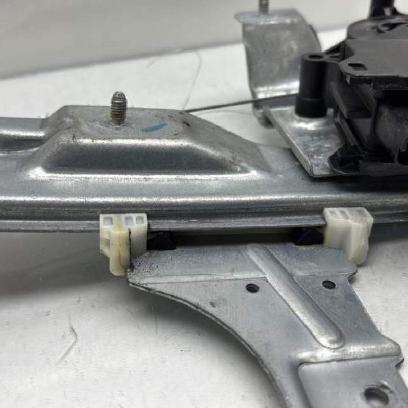 Leve vitre electrique avant droit PEUGEOT 208 1 Photo n°9