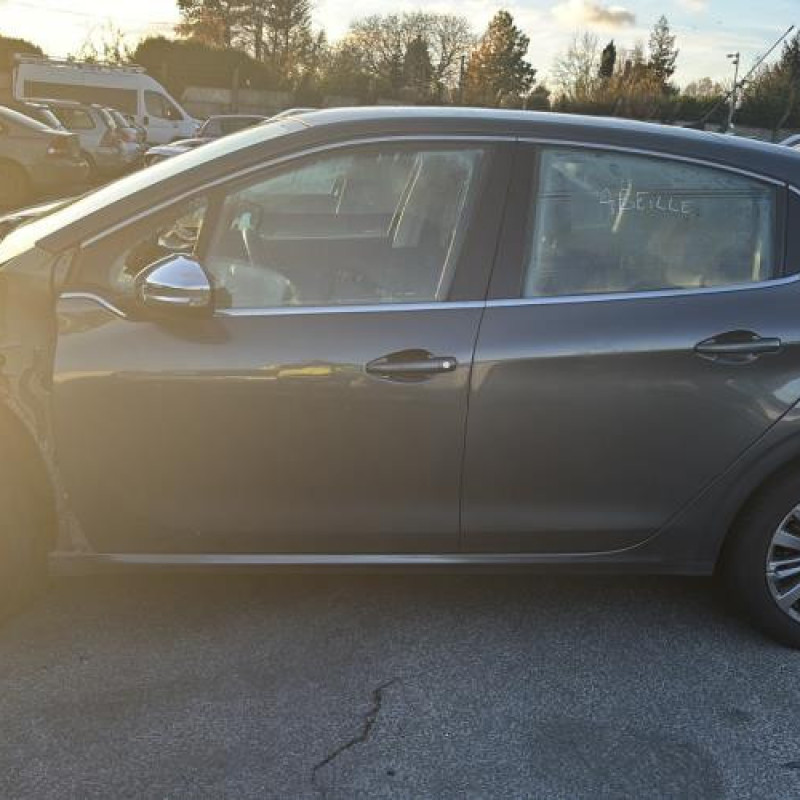 Leve vitre electrique avant droit PEUGEOT 208 1 Photo n°15