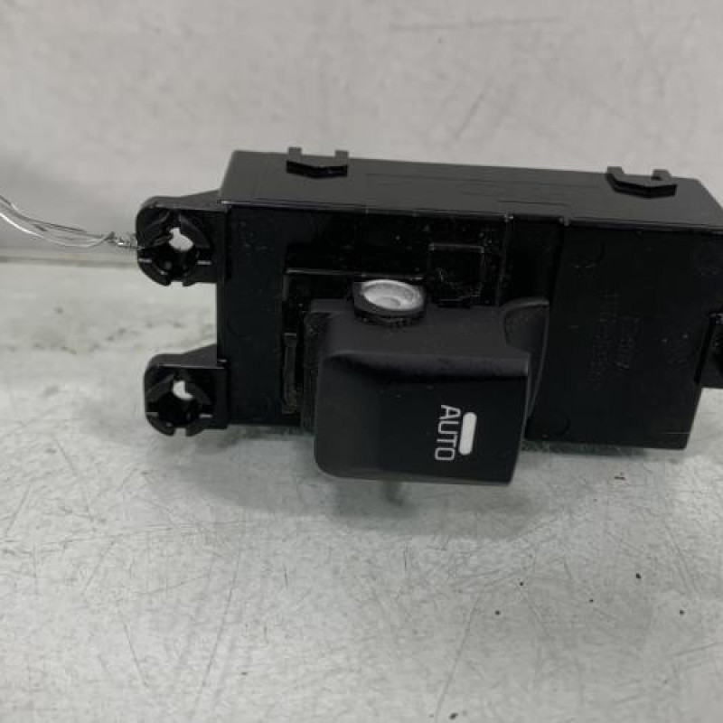 Interrupteur de leve vitre avant droit KIA CEE-D 2 Photo n°3