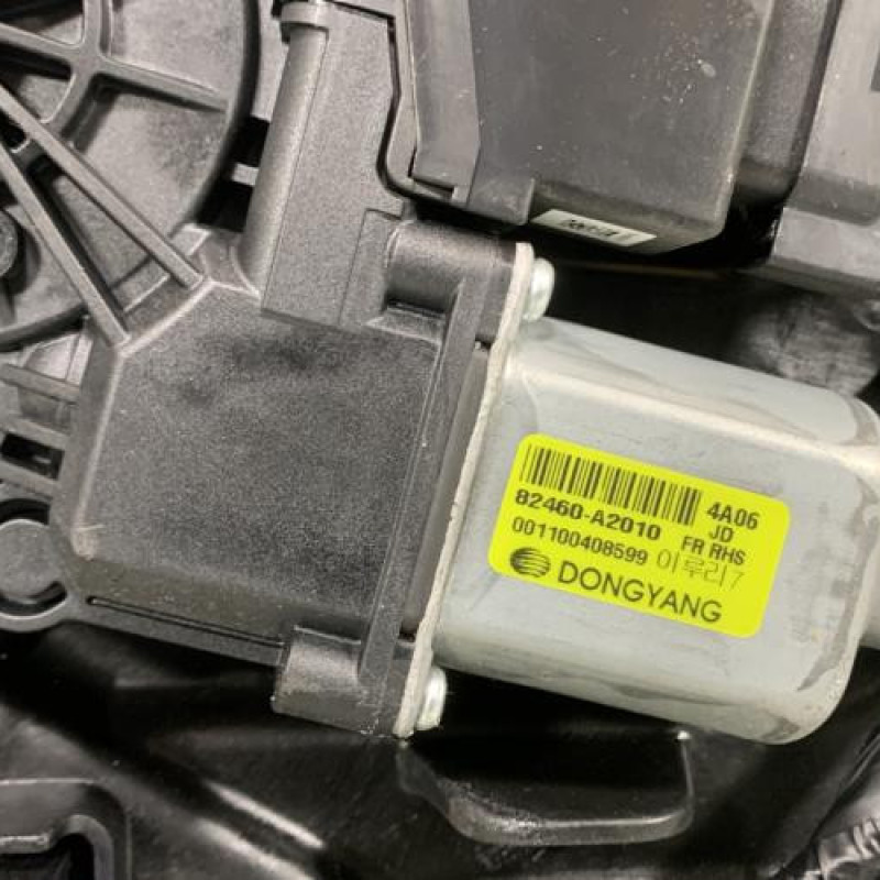 Leve vitre electrique avant droit KIA CEE-D 2 Photo n°2