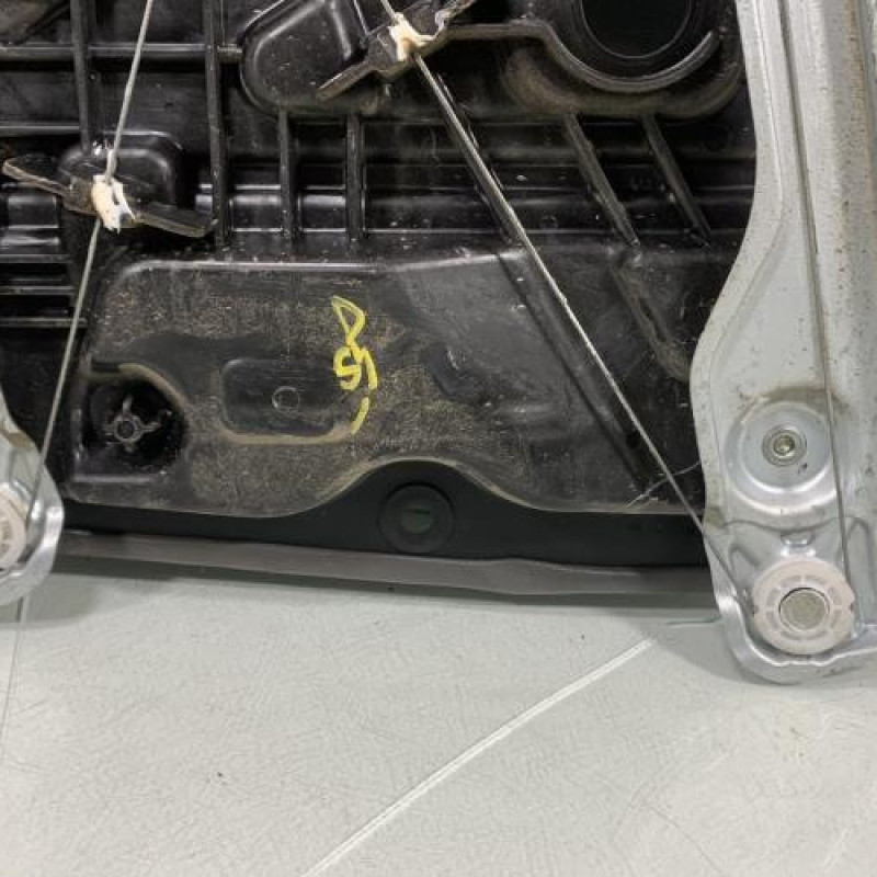 Leve vitre electrique avant droit KIA CEE-D 2 Photo n°4