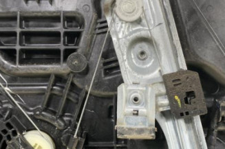 Leve vitre electrique avant droit KIA CEE-D 2