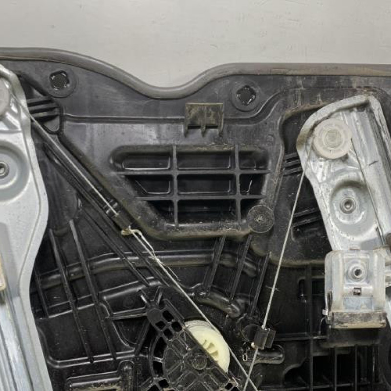 Leve vitre electrique avant droit KIA CEE-D 2 Photo n°7