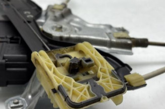 Leve vitre electrique avant droit OPEL INSIGNIA 1