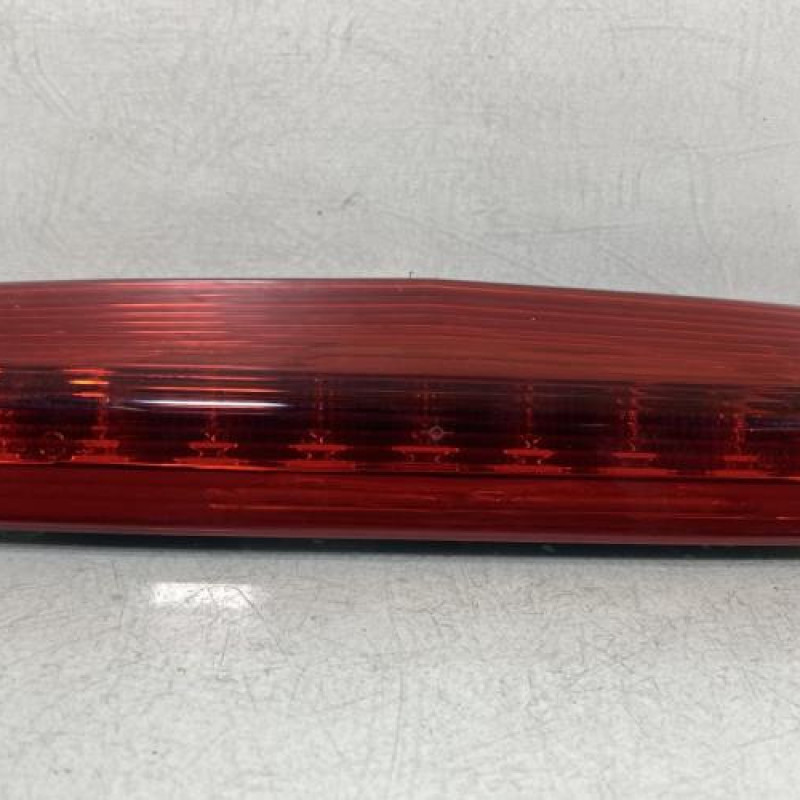 Feu arriere stop central OPEL ZAFIRA B Photo n°1