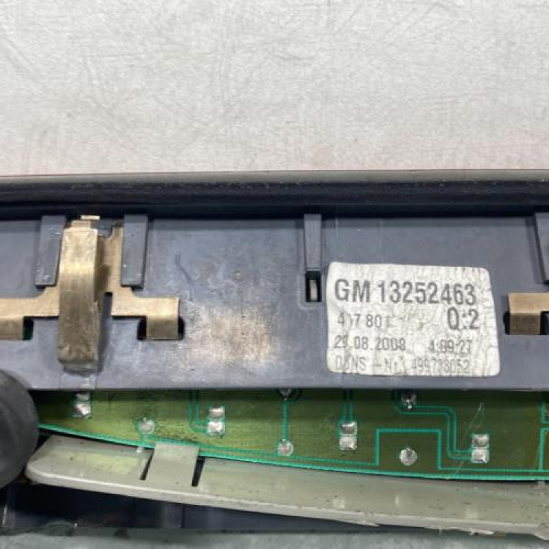 Feu arriere stop central OPEL ZAFIRA B Photo n°3