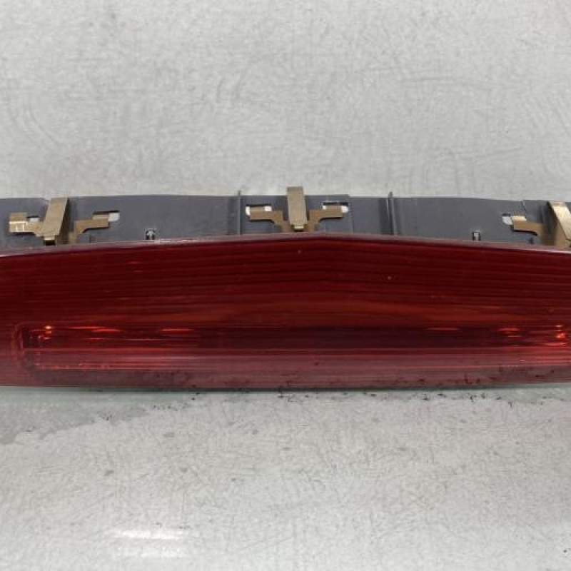 Feu arriere stop central OPEL ZAFIRA B Photo n°4