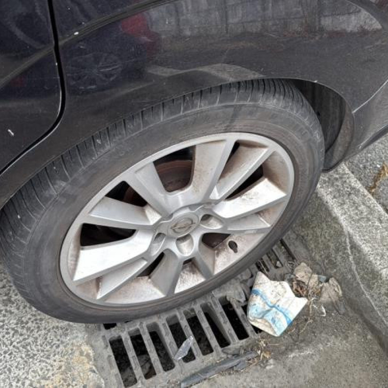 Feu arriere stop central OPEL ZAFIRA B Photo n°14