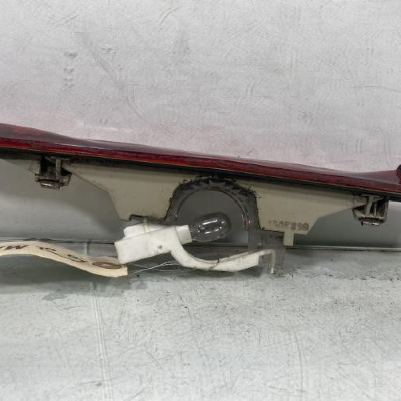 Feu arriere stop central FORD FIESTA 5 Photo n°2