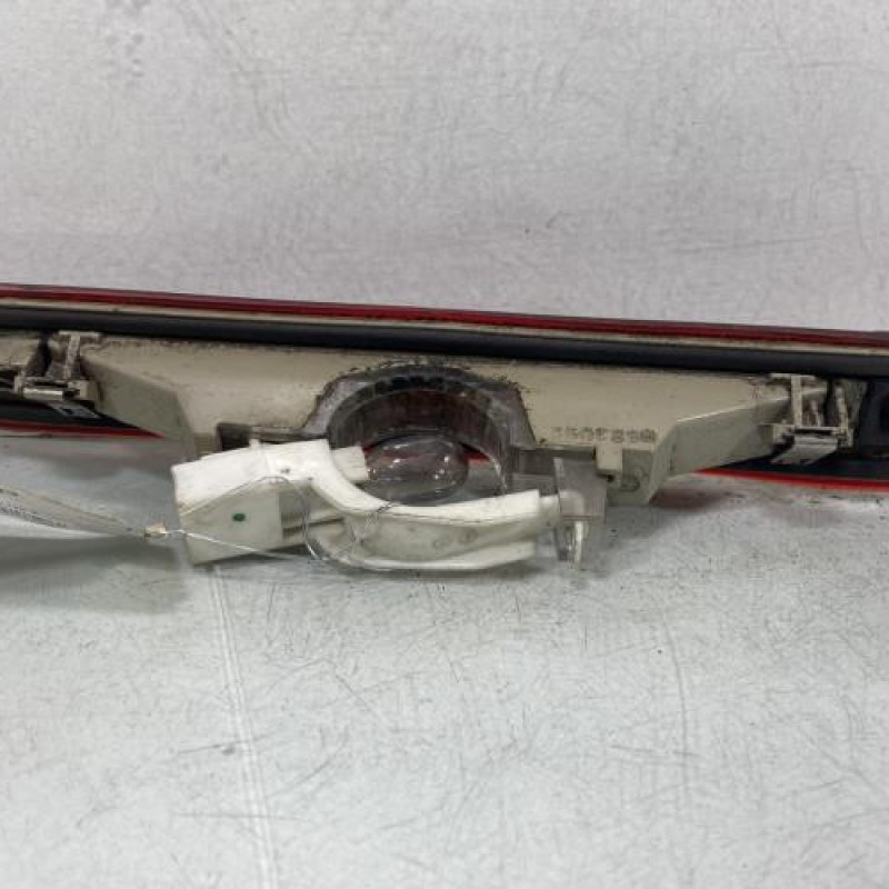 Feu arriere stop central FORD FIESTA 5 Photo n°3