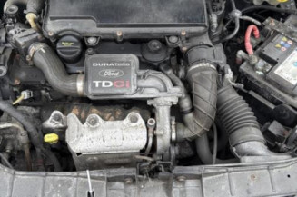 Feu arriere stop central FORD FIESTA 5