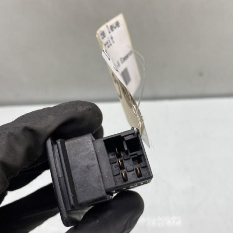 Interrupteur de leve vitre avant droit VOLKSWAGEN NEW BEETLE 1 Photo n°3