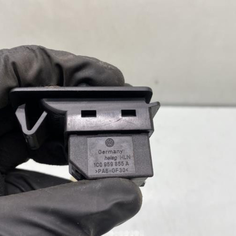 Interrupteur de leve vitre avant droit VOLKSWAGEN NEW BEETLE 1 Photo n°4