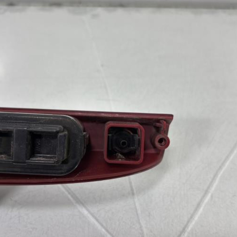 Feu arriere stop central RENAULT CLIO 3 Photo n°3