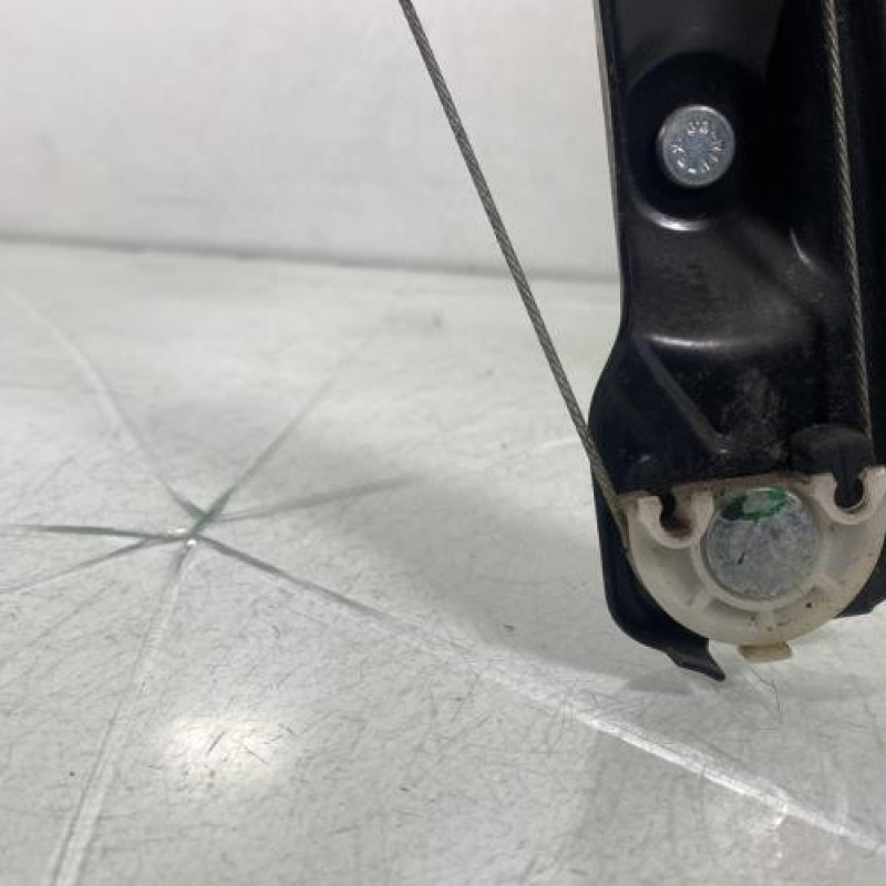 Leve vitre electrique arriere gauche BMW SERIE 3 E90 Photo n°4