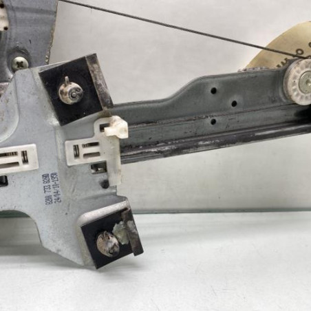 Leve vitre electrique avant droit DACIA DUSTER 1