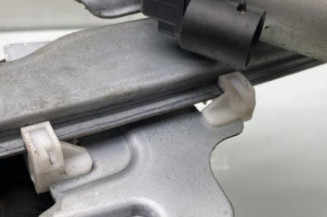 Leve vitre electrique avant droit DACIA DUSTER 1