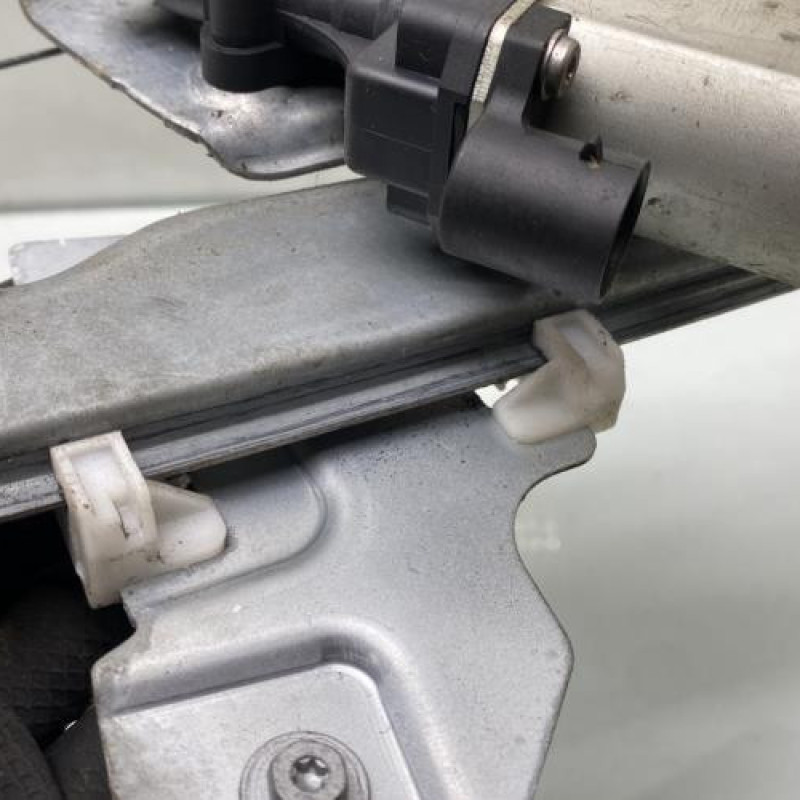 Leve vitre electrique avant droit DACIA DUSTER 1 Photo n°4
