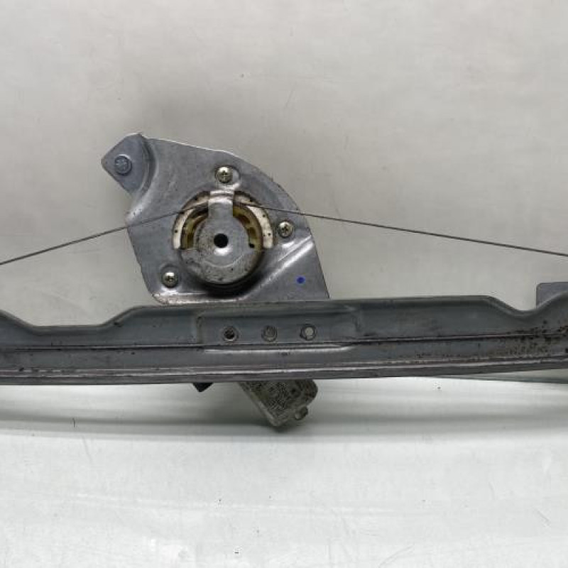 Leve vitre electrique avant gauche DACIA DUSTER 1 Photo n°1