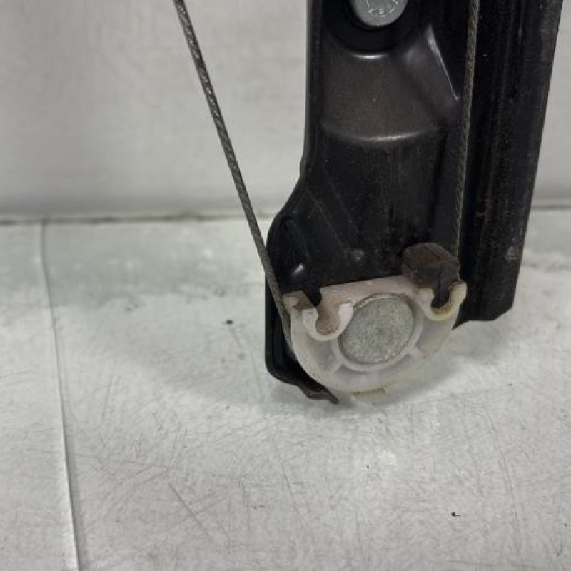 Leve vitre electrique arriere gauche BMW SERIE 1 E87 Photo n°3