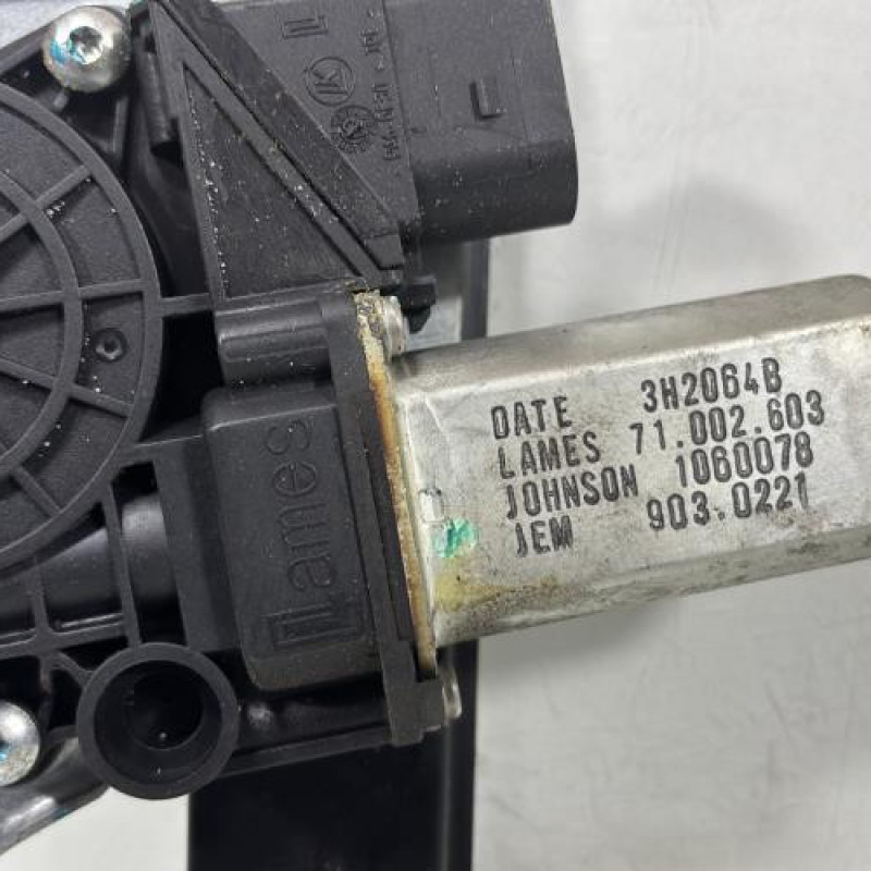 Leve vitre electrique arriere gauche BMW SERIE 1 E87 Photo n°4