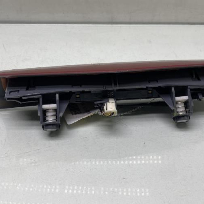 Feu arriere stop central OPEL CORSA E Photo n°2