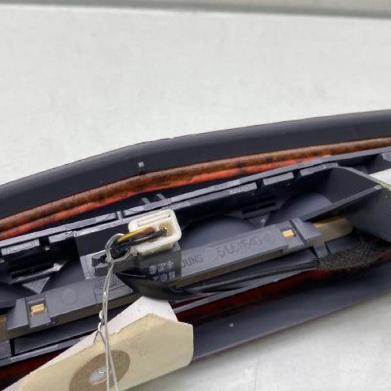 Feu arriere stop central OPEL CORSA E Photo n°3