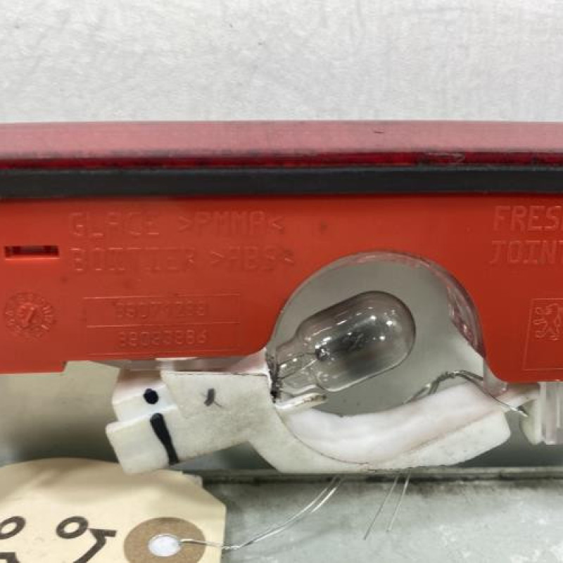 Feu arriere stop central PEUGEOT PARTNER 2 Photo n°3