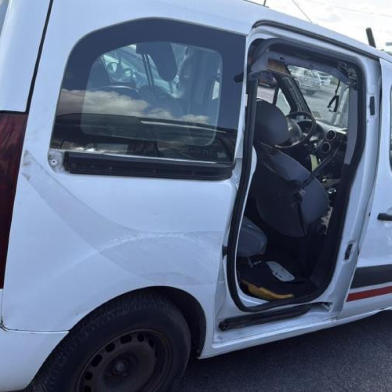 Feu arriere stop central PEUGEOT PARTNER 2 Photo n°6