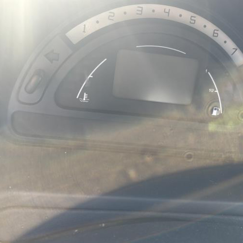 Reservoir essence CITROEN C2 Photo n°14