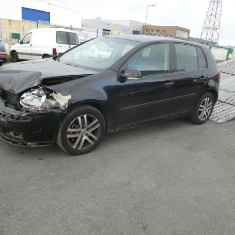 Malle/Hayon arriere VOLKSWAGEN GOLF 5 Photo n°6