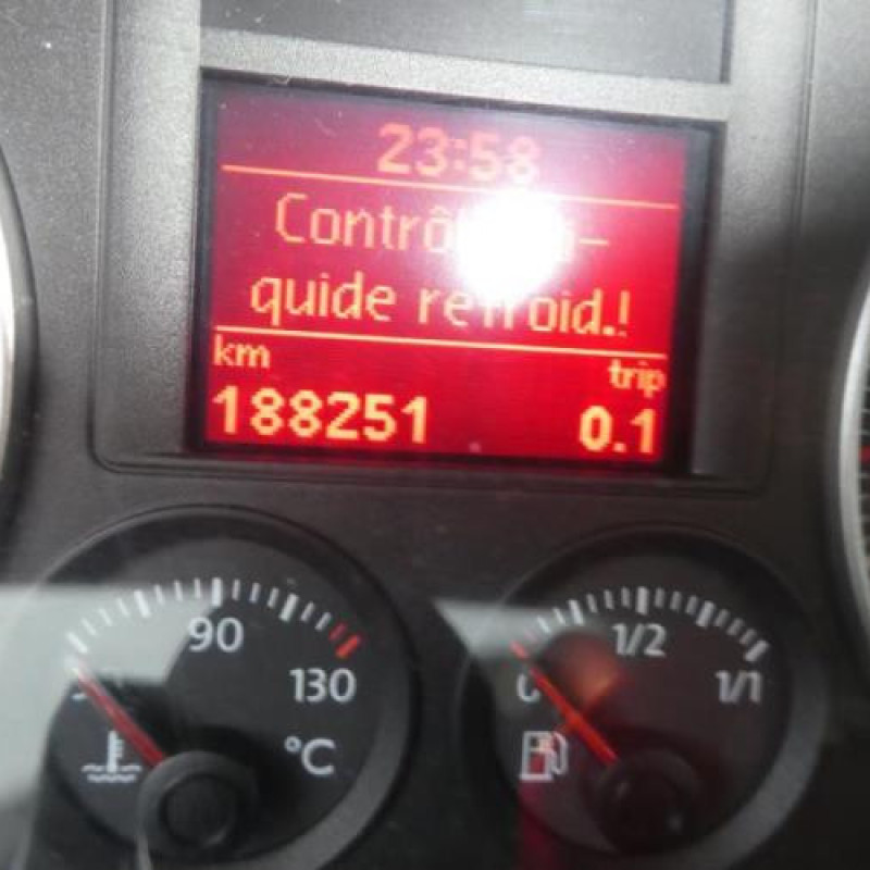 Malle/Hayon arriere VOLKSWAGEN GOLF 5 Photo n°11