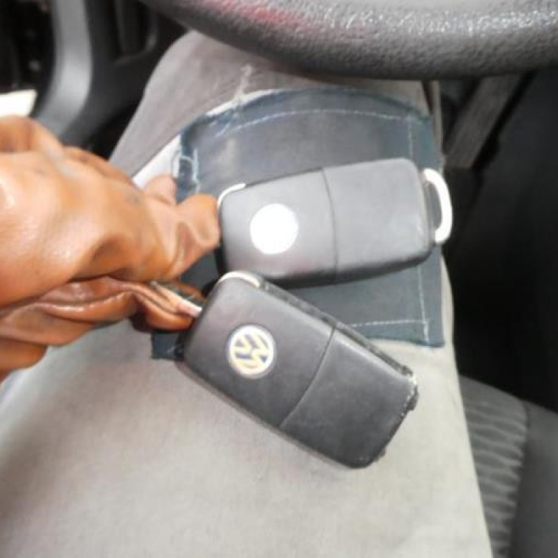 Malle/Hayon arriere VOLKSWAGEN GOLF 5 Photo n°12