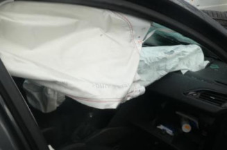 Malle/Hayon arriere PEUGEOT 208 1