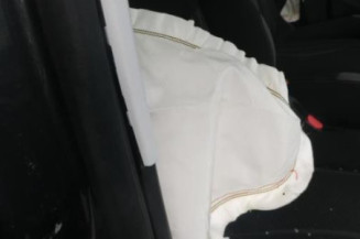 Malle/Hayon arriere PEUGEOT 208 1