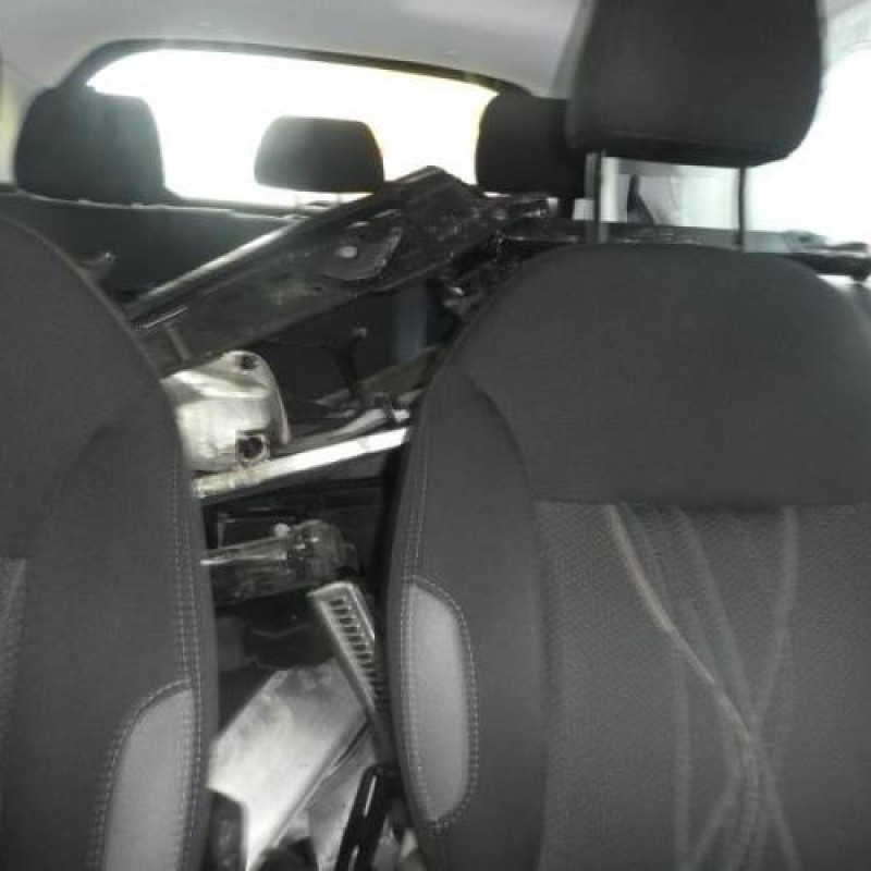 Malle/Hayon arriere PEUGEOT 208 1 Photo n°18