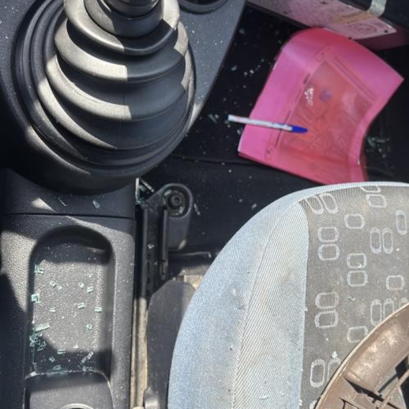 Aile avant droit FORD FIESTA 5 Photo n°20