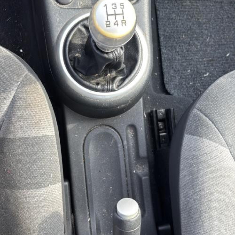 Reservoir essence CITROEN C2 Photo n°17