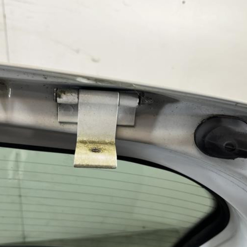 Malle/Hayon arriere OPEL CORSA D Photo n°7