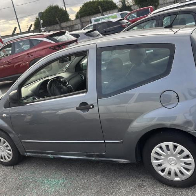 Reservoir essence CITROEN C2 Photo n°9