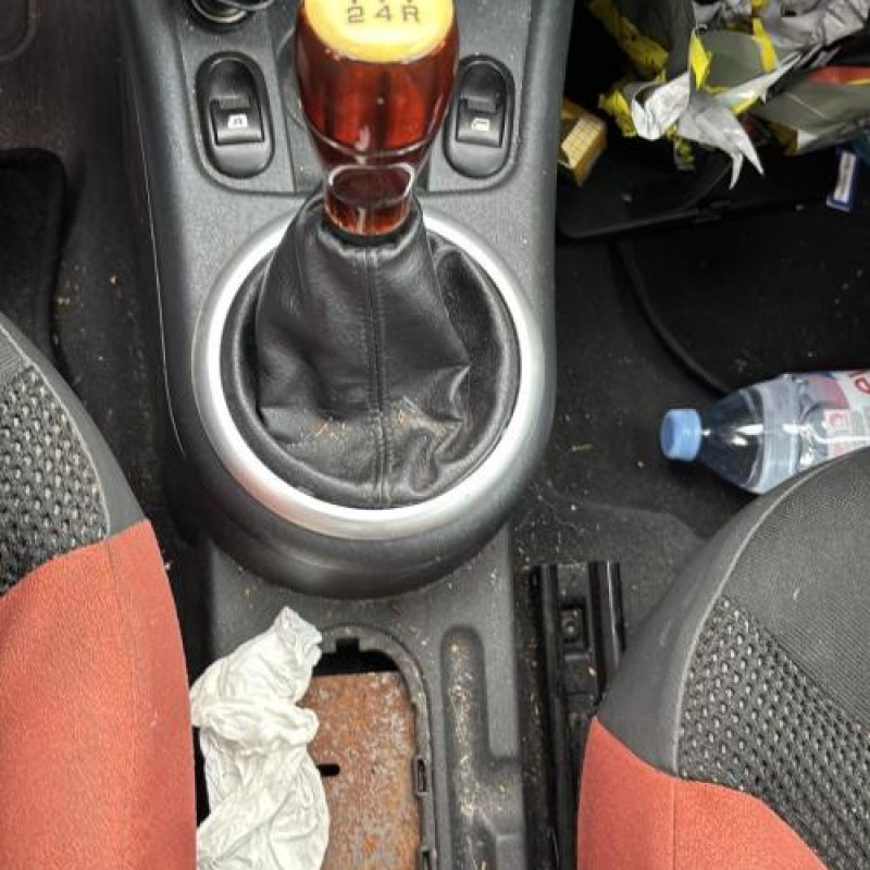 Reservoir essence CITROEN C2 Photo n°17