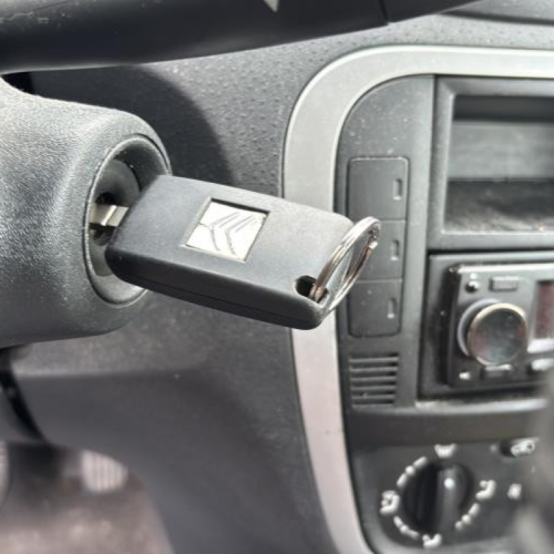 Reservoir essence CITROEN C2 Photo n°19