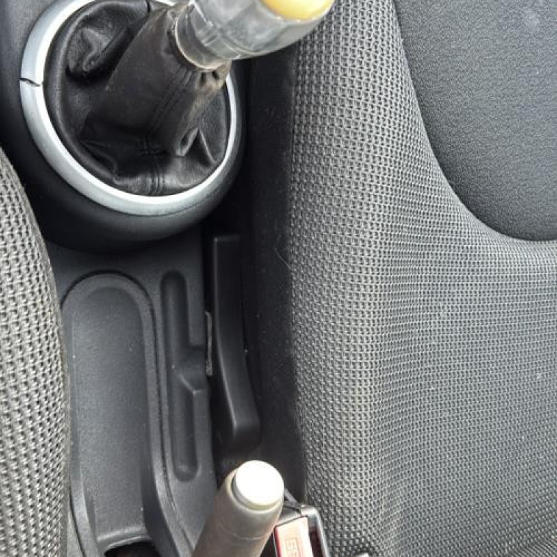 Reservoir essence CITROEN C2 Photo n°17