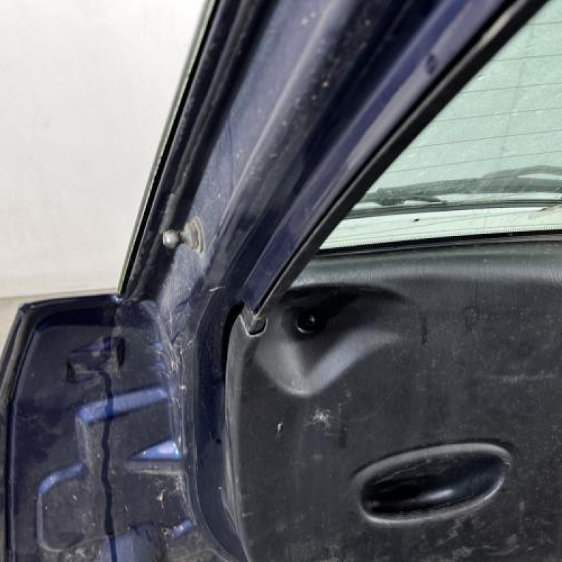 Malle/Hayon arriere FORD FOCUS 1 Photo n°9